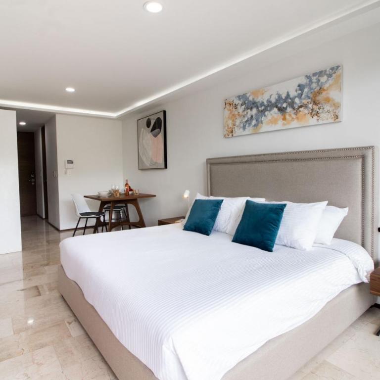 One Paralia - Studio Balcony & Rooftop Pool - 7