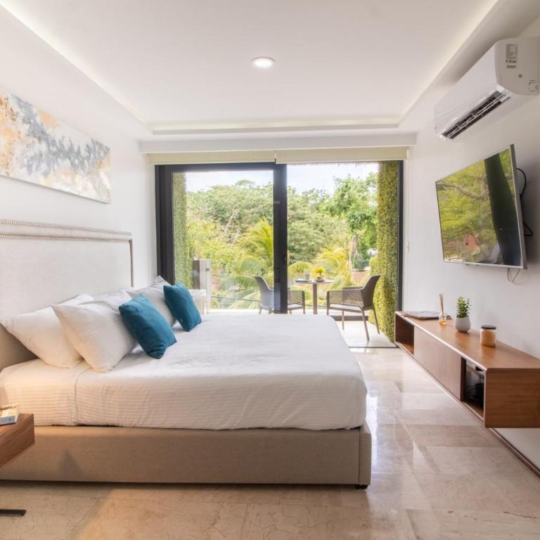 One Paralia - Studio Balcony & Rooftop Pool - 13