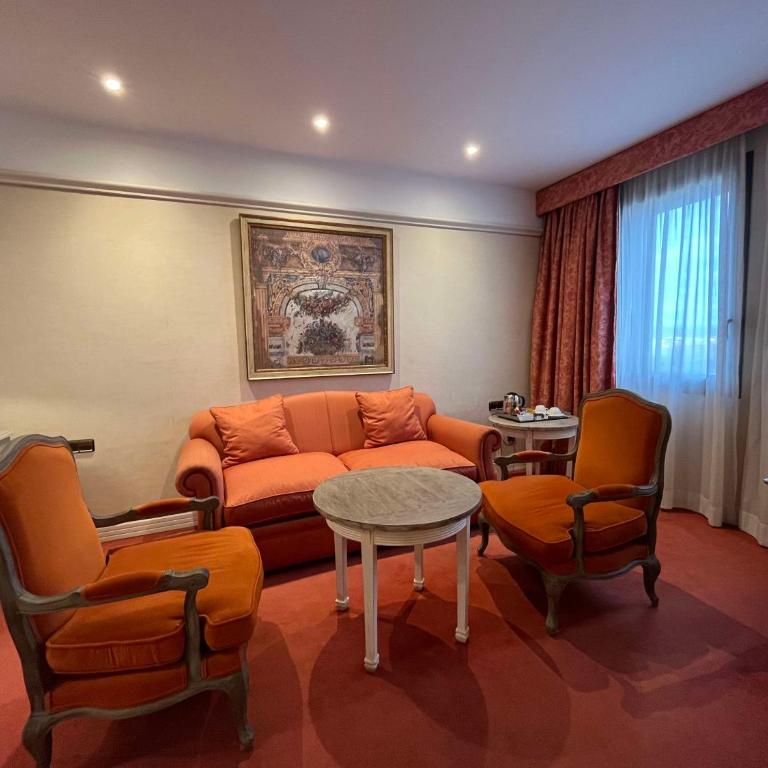 Best Western Premier CMC Girona - Suite Junior Executive - 1