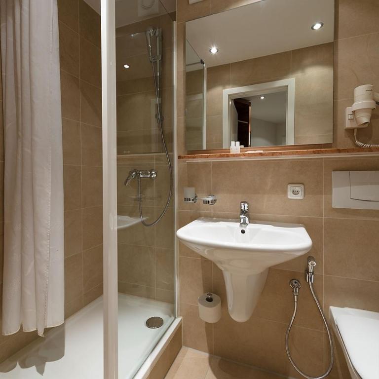 Central Hotel-Apart München - Deluxe Doppelzimmer - 7