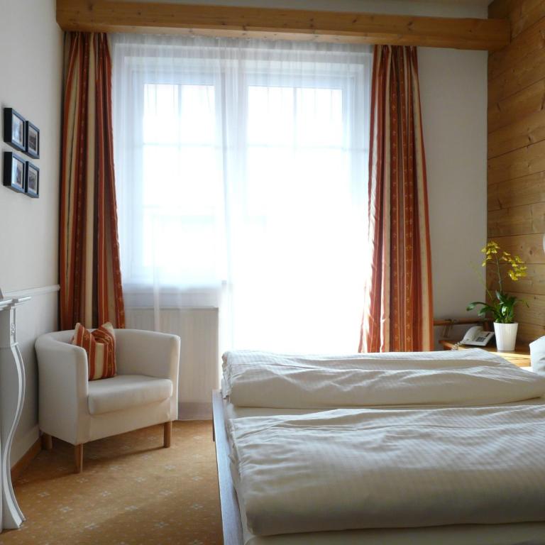 Hotel Roter Hahn - Bed & Breakfast - Kleines Doppelzimmer Alpspitze - 1