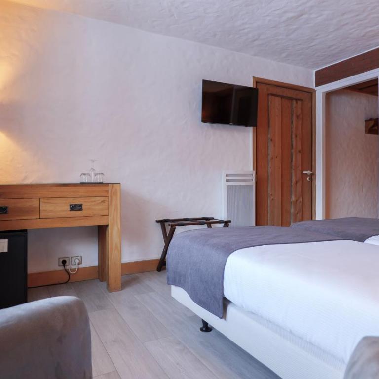 Hôtel Le Labrador - Superior Twin Room with Mont-Blanc View - 4