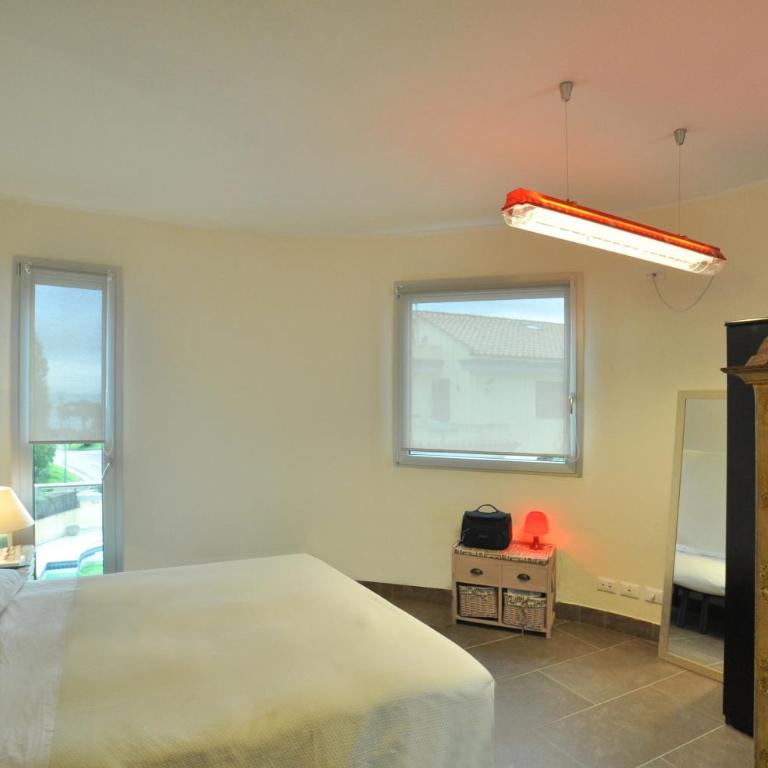 Art House Quartu - Margine Rosso - Camera Matrimoniale con Balcone e Vista Mare - 2
