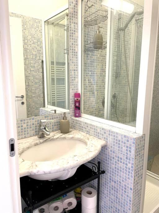 Splendido trilocale a due passi dal mare - Appartamento con 2 Camere da Letto - 15