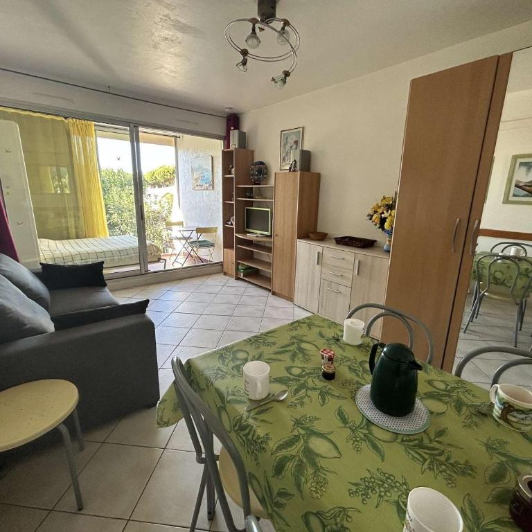 Studio climatisé avec piscine et parking - 4 couchages - Port Camargue - FR-1-250-194 - Appartamento (4 Adulti) - 11