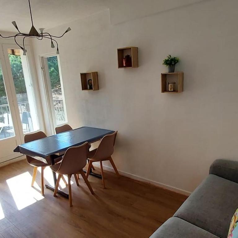 Appartement rénové avec balcon à 100 m de la plage - Appartement 1 Chambre - 2