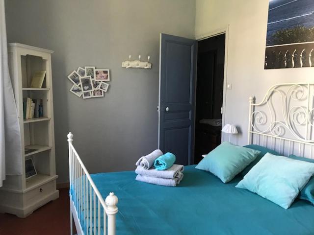 Maison d'Hôtes La Bastide Bleue - Chambre Double - Vue sur Jardin - 4