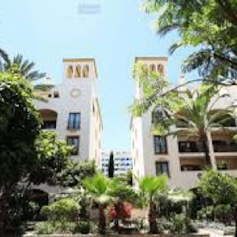 Monte Duquesa large 2 bed ground floor, close to Port and Beach with communal pool - Apartamento de 2 dormitorios - 38