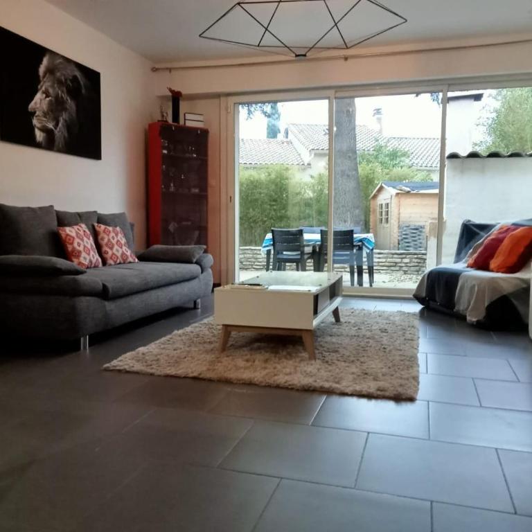 La Maison du soleil & du sourire - Two-Bedroom House - 9