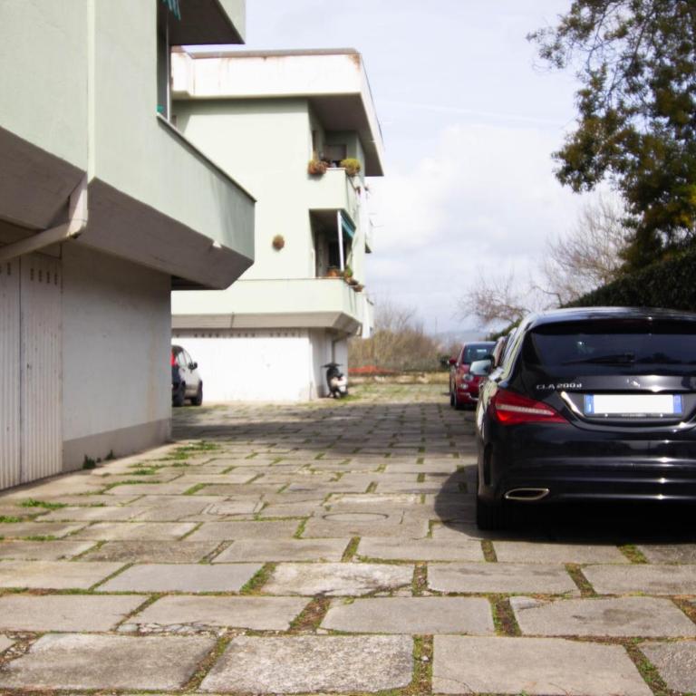 [1km dalla Torre] Appart. con balcone e posto auto - Appartamento con Balcone - 17