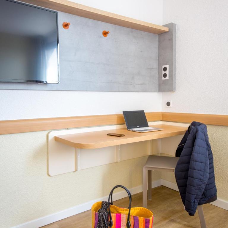 Ibis Budget Fréjus St Raphaël centre plages gare TGV - Chambre Triple Standard - 8