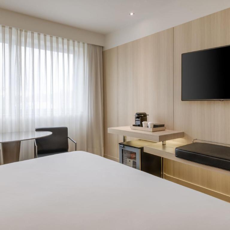 AC Hotel Córdoba by Marriott - Habitación Deluxe con cama extragrande - 3