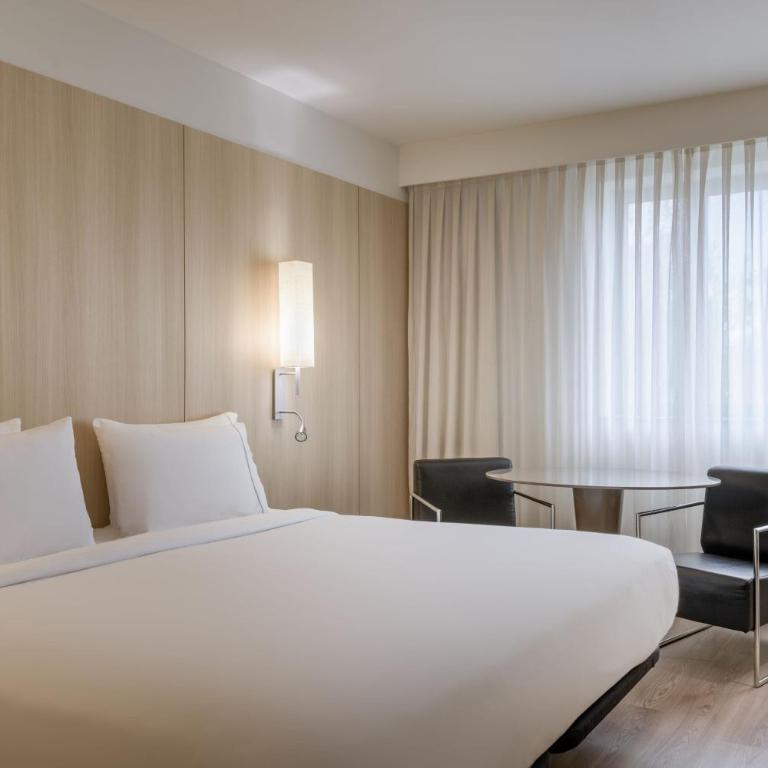 AC Hotel Córdoba by Marriott - Habitación Deluxe con cama extragrande - 2
