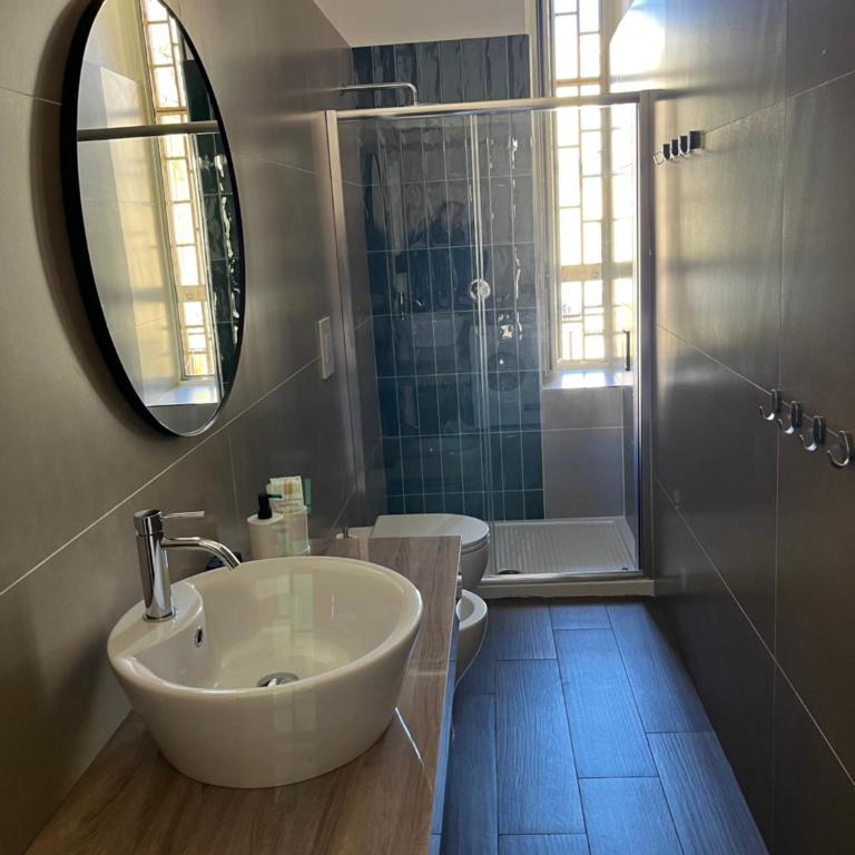 Palazzo Ferrara Apartment - Appartamento con 2 Camere da Letto - 4