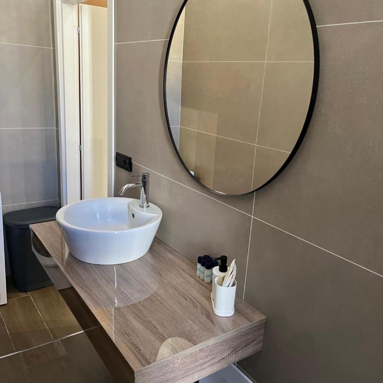 Palazzo Ferrara Apartment - Appartamento con 2 Camere da Letto - 5