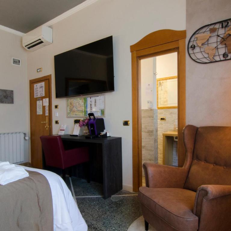 Hotel Maria - Camera Deluxe - 1
