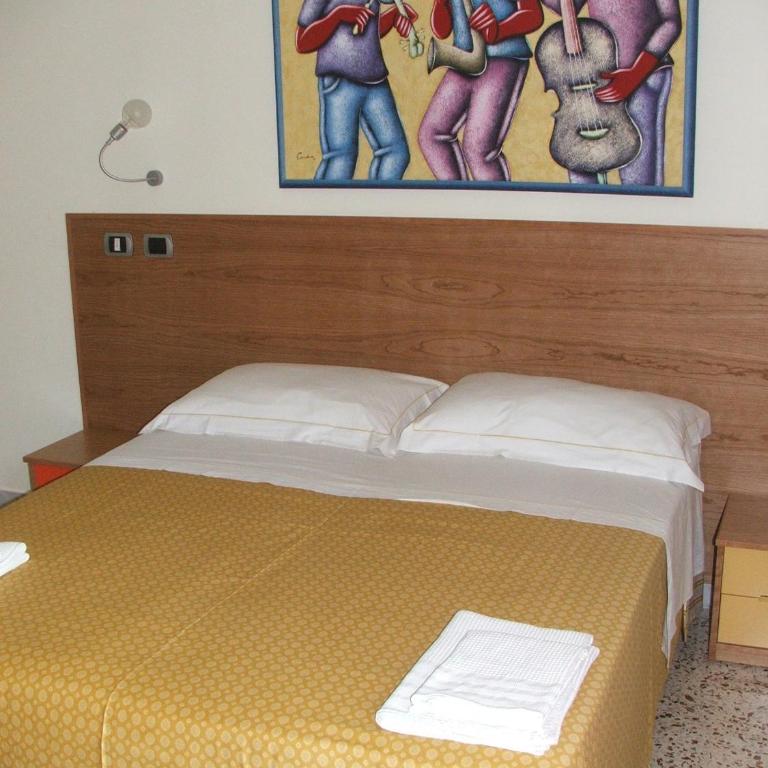 Piccolo Principe Salerno B&B - Camera Tripla con Bagno in Comune - 13