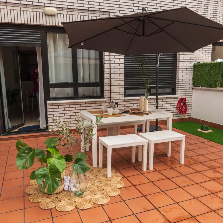 LA TERRAZA DE LA VEGA - Ubicación inmejorable , wifi , terraza y parking gratuito - Apartamento de 1 dormitorio - 38