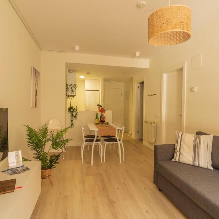 LA TERRAZA DE LA VEGA - Ubicación inmejorable , wifi , terraza y parking gratuito - Apartamento de 1 dormitorio - 3