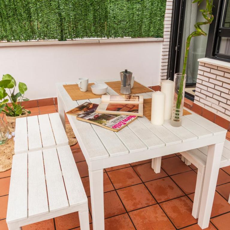 LA TERRAZA DE LA VEGA - Ubicación inmejorable , wifi , terraza y parking gratuito - Apartamento de 1 dormitorio - 42