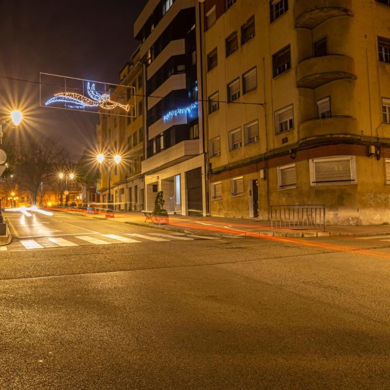 LA TERRAZA DE LA VEGA - Ubicación inmejorable , wifi , terraza y parking gratuito - Apartamento de 1 dormitorio - 49