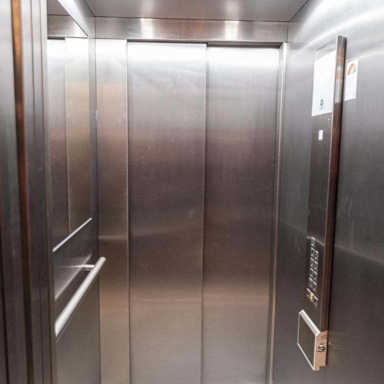 LA TERRAZA DE LA VEGA - Ubicación inmejorable , wifi , terraza y parking gratuito - Apartamento de 1 dormitorio - 46