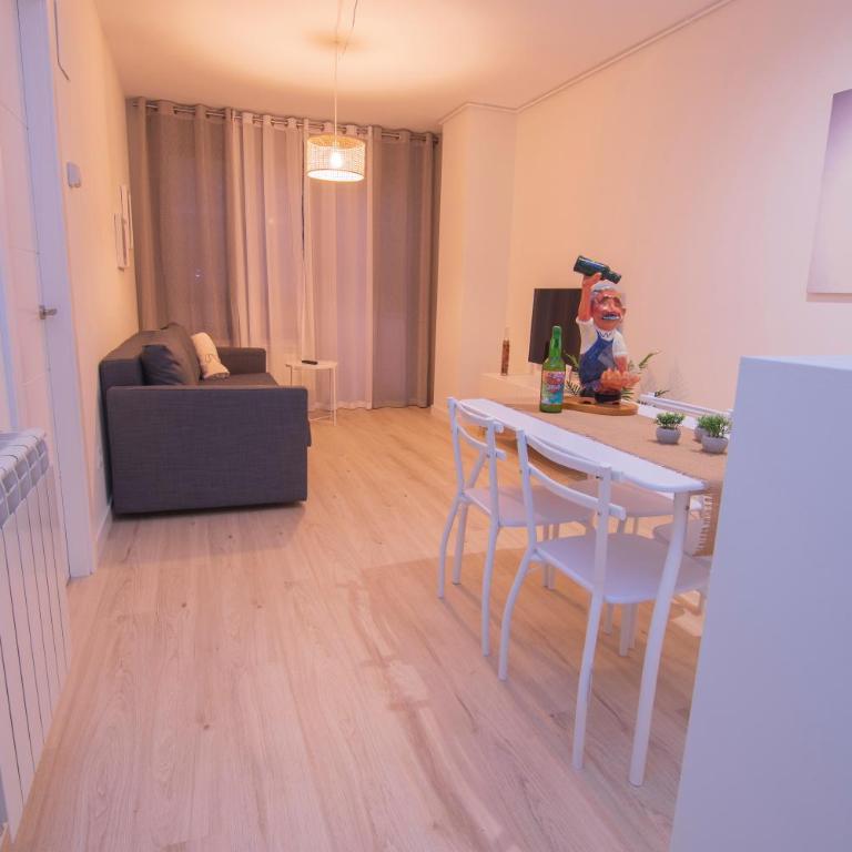 LA TERRAZA DE LA VEGA - Ubicación inmejorable , wifi , terraza y parking gratuito - Apartamento de 1 dormitorio - 4