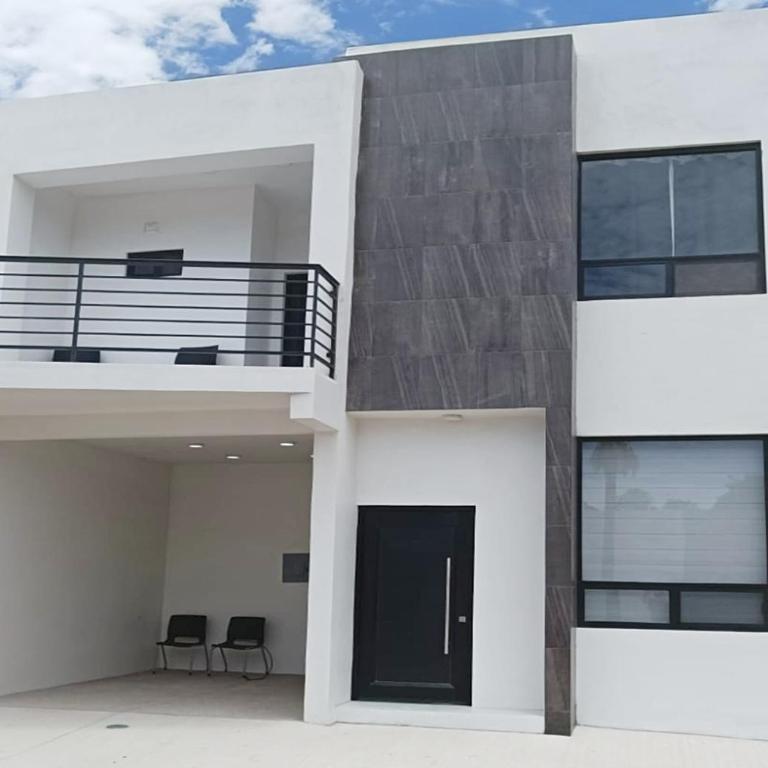 New Town Condo Casamar 1 near the beach. - Apartamento de 2 dormitorios - 1
