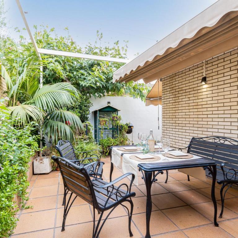 "Charm & Cozy 4BR - 3BA with Pool & Barbecue" - Four-Bedroom House - 37