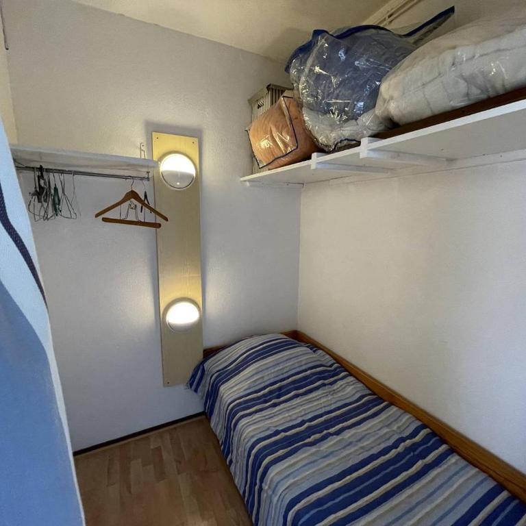 Saint-Cyprien : T2 cabine, climatisé, 6 pers, animaux admis, parking sécurisé - FR-1-106-78 - Apartment - 18
