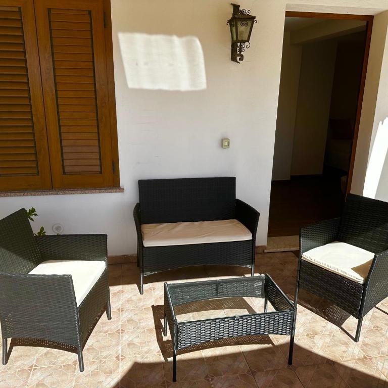 Villa Greta Hotel Rooms & Suites - Suite with Terrace - 4