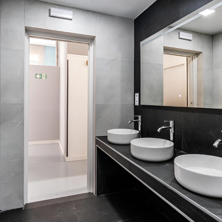 Hostel Center Madrid - Bed in 6-Bed Mixed Dormitory Room - 5