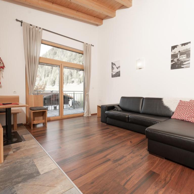 Aparthotel Ambiente - Familienzimmer mit Balkon - 1