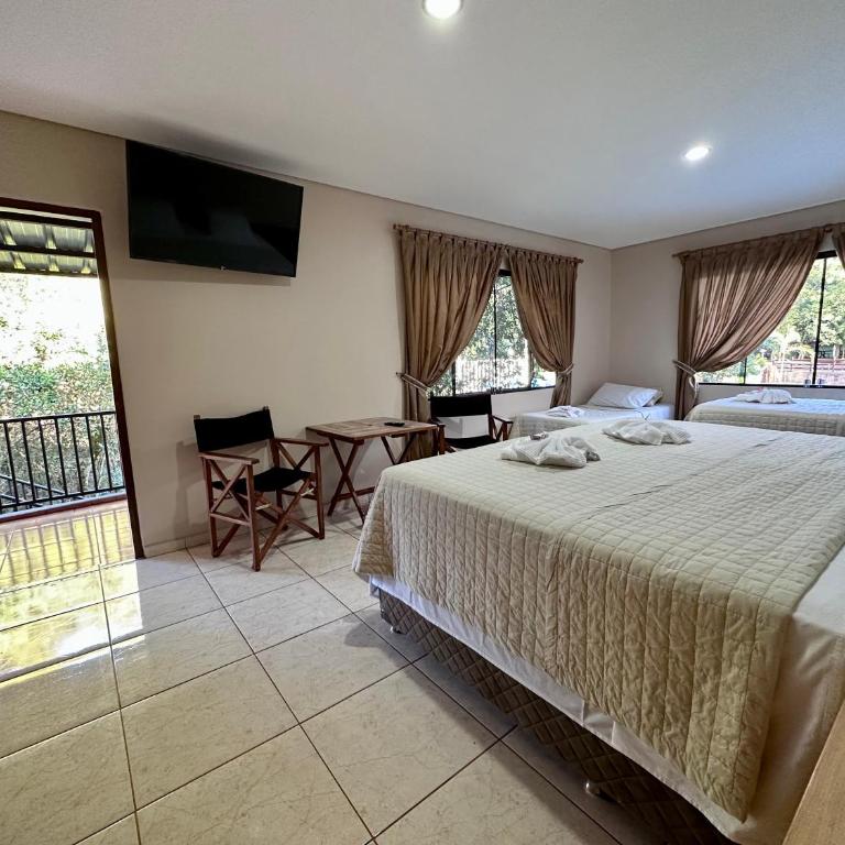 Parque Hotel Manantial - Quadruple Room with Balcony - 2