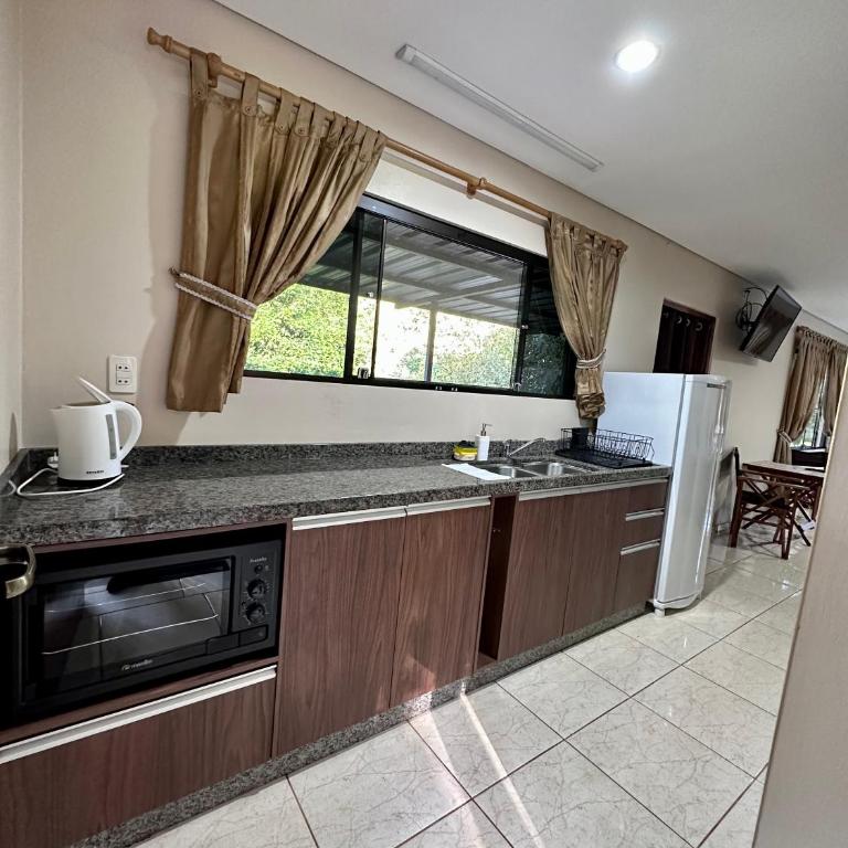 Parque Hotel Manantial - Quadruple Room with Balcony - 3