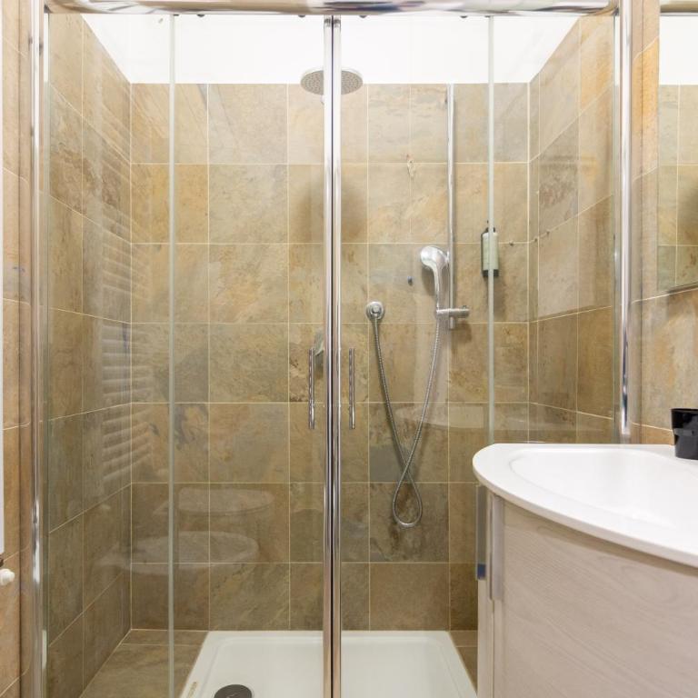 [Isola-Zara] Modern apartment, Duomo in 10min - Appartamento con 1 Camera da Letto - 24