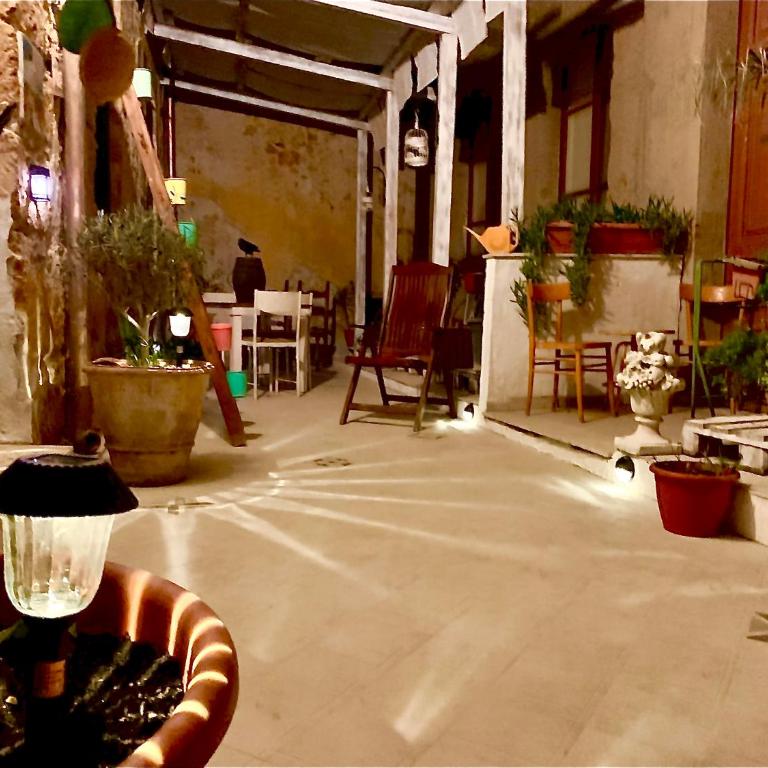 Il Vecchio Cortile - Appartamento con 2 Camere da Letto, Balcone e Terrazza - 47