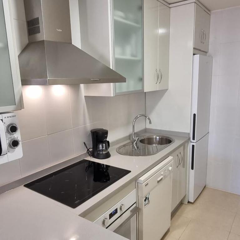 Apartamentos Paraiso Vera Playa, Ed Tahiti, Atico F de 2 dormitorios con piscina privada en solárium y barbacoa, pie de playa - Apartamento Ático - 4