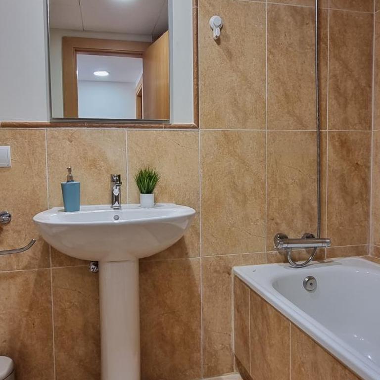 Apartamentos Paraiso Vera Playa, Ed Tahiti, Atico F de 2 dormitorios con piscina privada en solárium y barbacoa, pie de playa - Apartamento Ático - 27