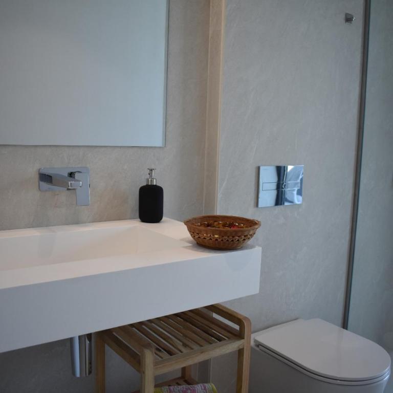 Luxury complex beachfront apartment, infinity pool, sauna, gym and large terrace - Apartamento Deluxe de 2 dormitorios con balcón - 17
