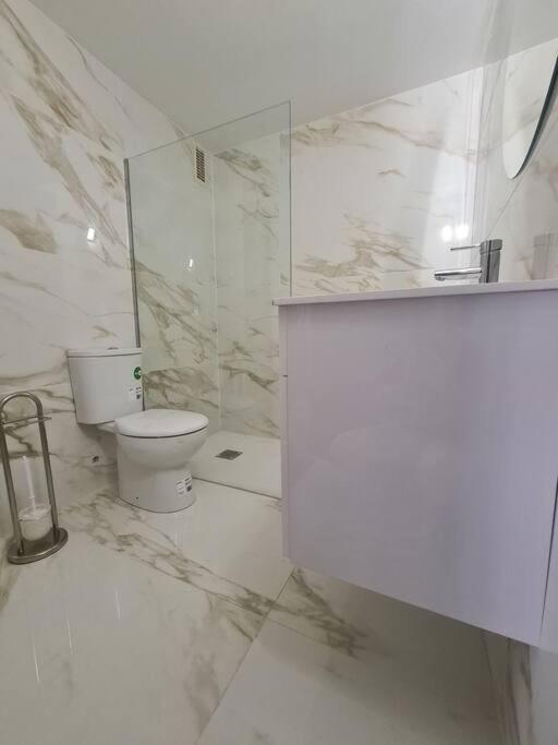 apartamento en lujoso puerto deportivo - Apartment mit 1 Schlafzimmer - 21