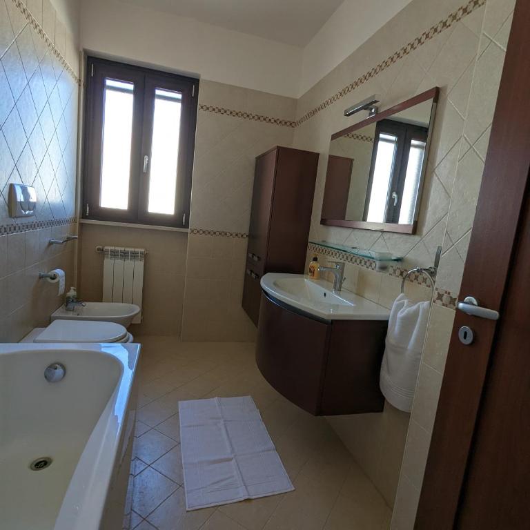 La Casa dei Due Mari - large apartment with parking - Two-Bedroom Apartment - 21