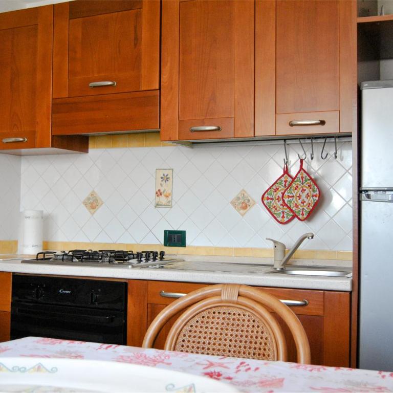 Villa Pietra Rossa - Appartamento con 2 Camere da Letto e Patio - 4