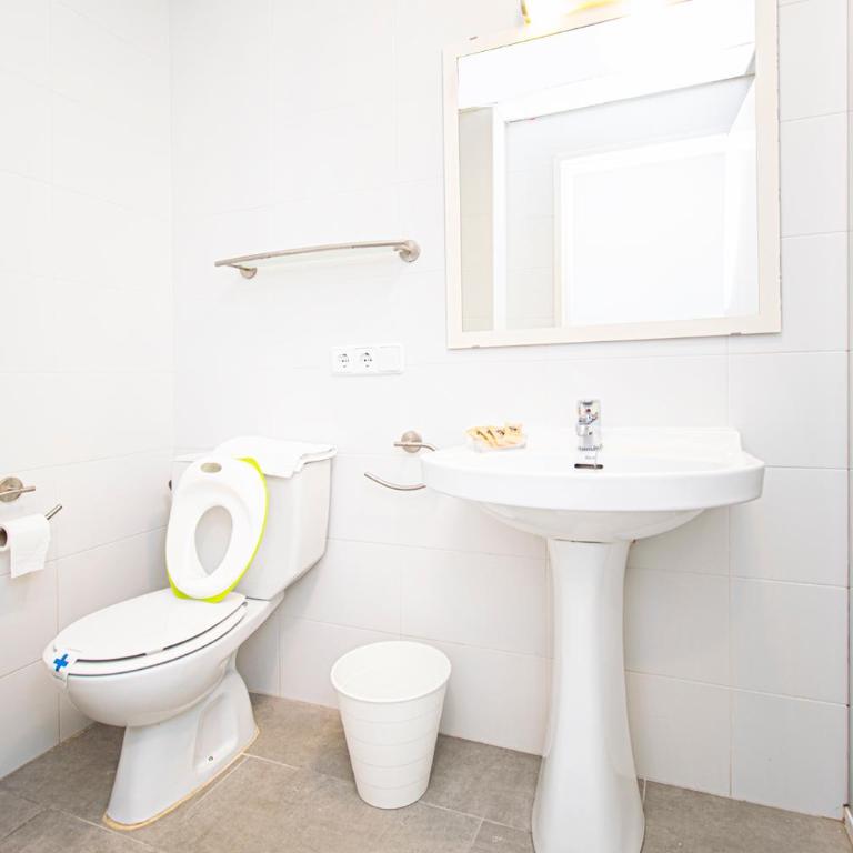 Apartamentos Falcó - Apartamento con ducha - 4