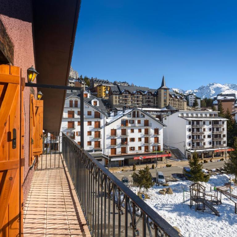 Montesqui Formigal, exclusivo ático con vistas a pistas, guardaesquis y garaje - Appartamento con 3 Camere da Letto - 6