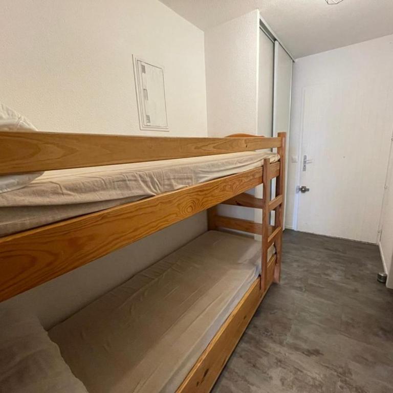 Appartement proche plage avec piscine, parking et animaux admis - FR-1-413-215 - Apartment - 4