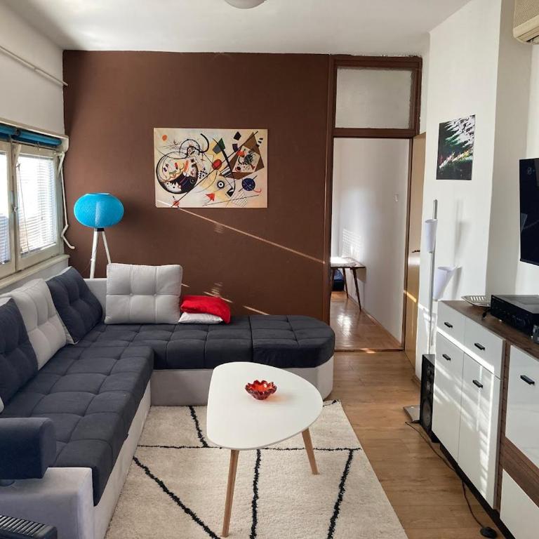 Penthouse stan 80m2, terasa 36m2, garaža... centar Banja Luke - gradski park - Two-Bedroom Apartment - 46
