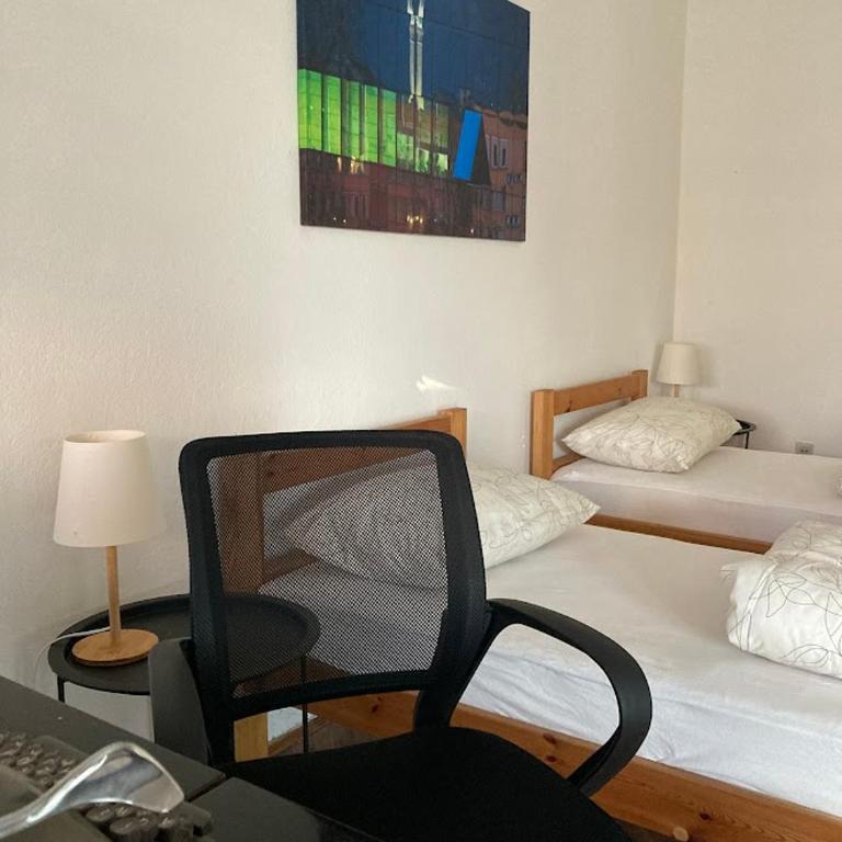 Penthouse stan 80m2, terasa 36m2, garaža... centar Banja Luke - gradski park - Two-Bedroom Apartment - 35