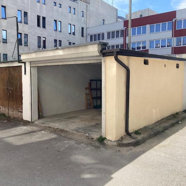 Penthouse stan 80m2, terasa 36m2, garaža... centar Banja Luke - gradski park - Two-Bedroom Apartment - 4