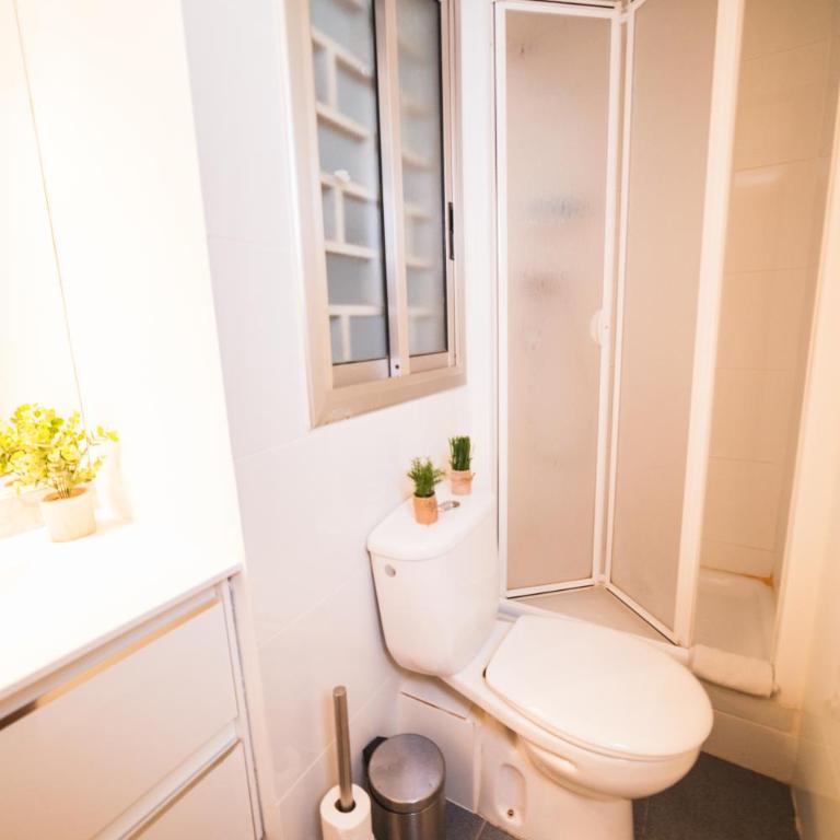 Rustic Poble Sec Apartment - Two-Bedroom Apartment - 15